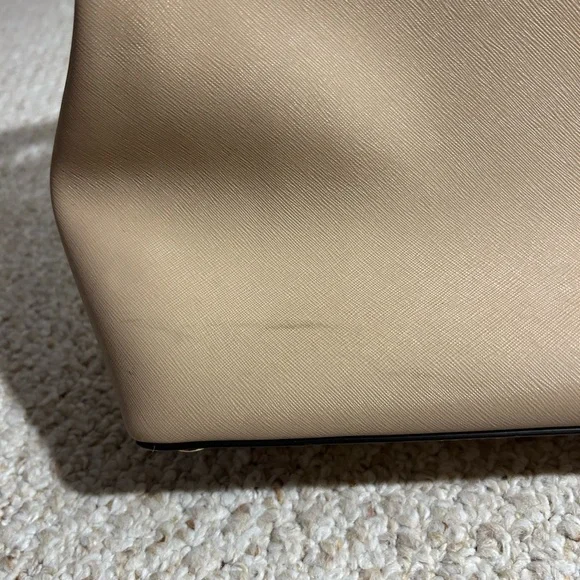 Michael Kors Large Tan Purse - Picture 3 of 11